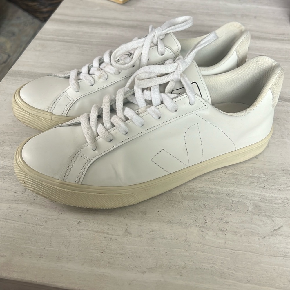 Veja Esplar Low Sneakers